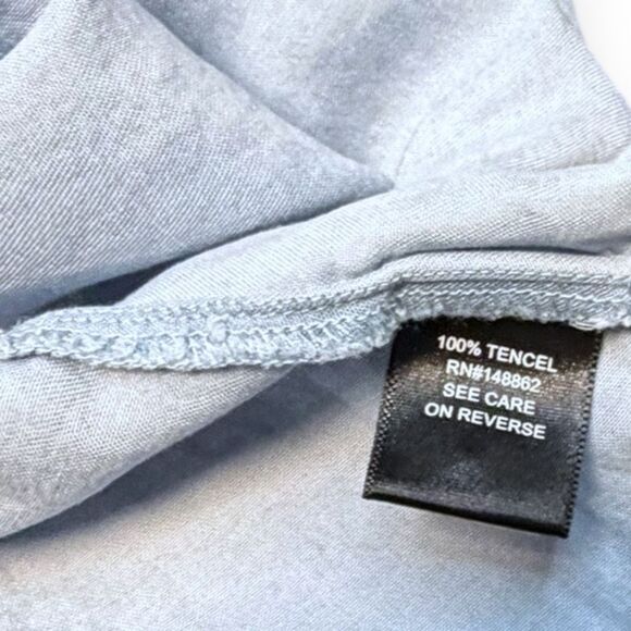 TORRID Women’s Light Blue Chambray Short Sleeve Button-Front Shirt Size 0 - Picture 4 of 5